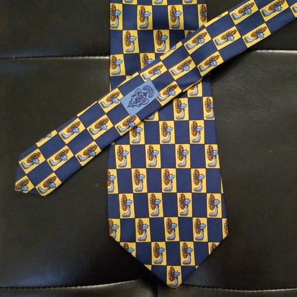 Gucci 100% Silk Tie Fan Pattern - RARE